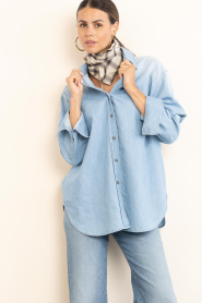 Second Female :  Scarf Liria | beige - img2