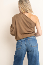 March23 |  Soft wool blend one shoulder Milan | olive | Picture 6