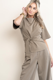 Co'Couture :  Top with wrap detail Melva | taupe - img5