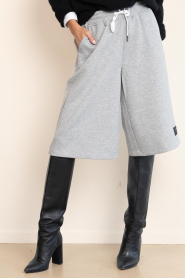 Haute L'Amitié :  Sweater shorts Max | grey - img6
