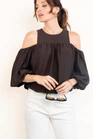 Co'Couture |  Top with balloon sleeves Hera | brown | Picture 5