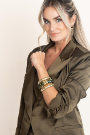 Little Soho |  Twisted bangle bracelet Bold | green | Picture 4