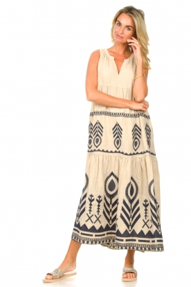 Greek Archaic Kori | Maxi-jurk met borduursels Lisa | sand
