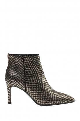 Sofie Schnoor | Leather ankle boots with golden details Norah | black