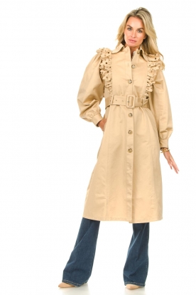 Look Trench coat with ruffles Tilia
