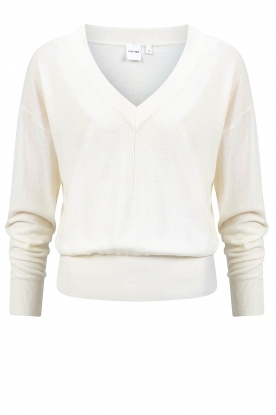 Knit-ted | Knitted V-neck sweater Lotte | white