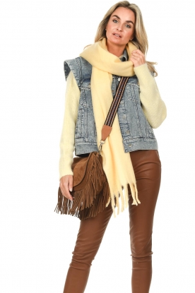 American Vintage |  Finely knitted scarf with fringes Zinaco | yellow