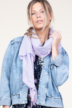 Moment Amsterdam |  Soft scarf with frills Saar | purple