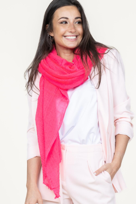 Moment Amsterdam |  Soft woolen scarf Kyra | pink