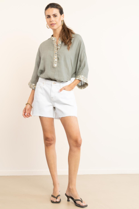 Look Rami top with embroidery Flakes