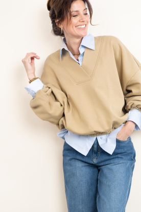 March23 |  Oversized sweater with V-neck Tranquil | beige 