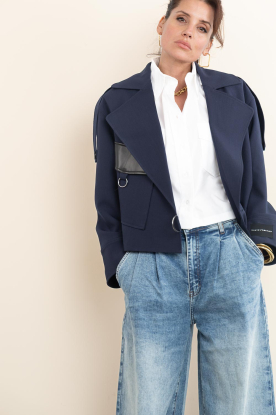 Haute L'Amitié | Jasje met faux leren details Taylor | donkerblauw 