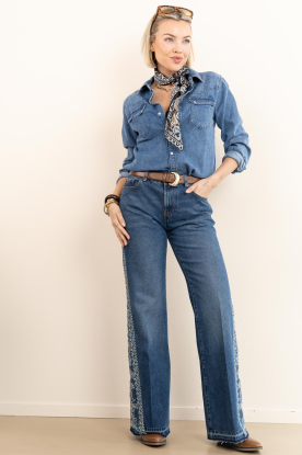 Look Flared jeans with embroidery Vivy
