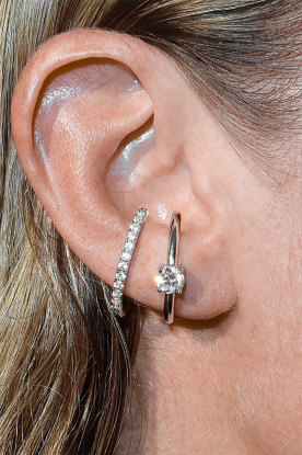 Billion Avenue |  Rhodium-plated oorbel Hug Solitaire | silver 