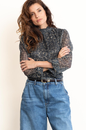 Aaiko | Semi-transparante top met panterprint Tory | dierenprint 