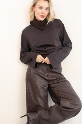 Club L'avenir |  Cotton wrap top Syf | brown 