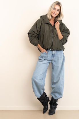 Look Parachute bomber Robyn
