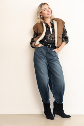 Look Satijnen paisley blouse Fayruz