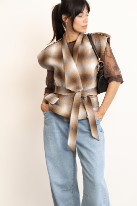 Est'Seven | Geruit gilet Siral | bruin 